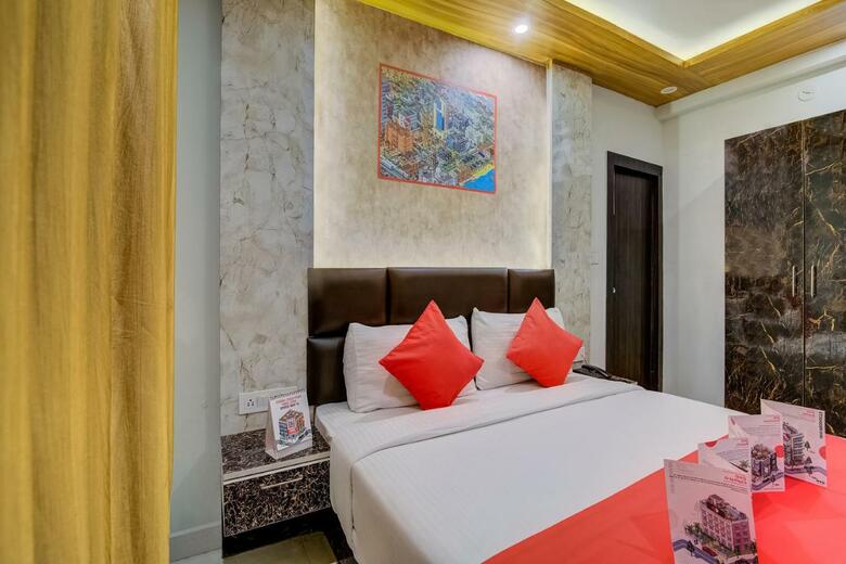 Hotel Oyo 11915 Varcity Park