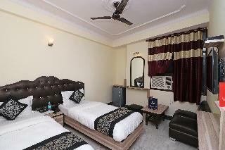 Oyo 12419 Hotel Silver Shine