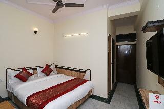 Oyo 12419 Hotel Silver Shine