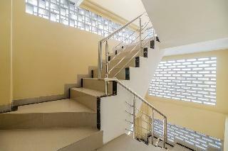 Reddoorz Near Plaza Atrium Senen
