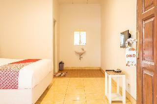 Hotel Oyo 1139 Rossan Villa 2