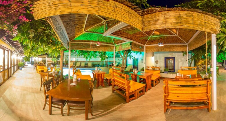 Hotel Oya & Suites