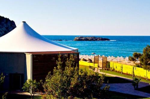Mad Sea Beach Hotel