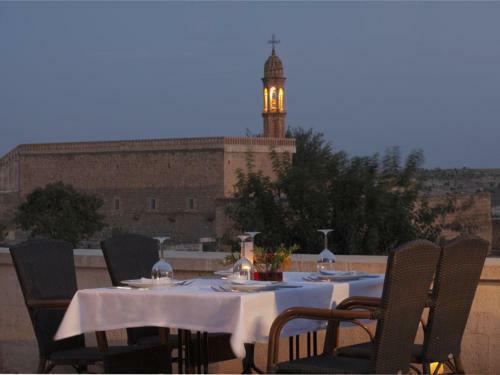 Posada Kasr-i Nehroz Hotel
