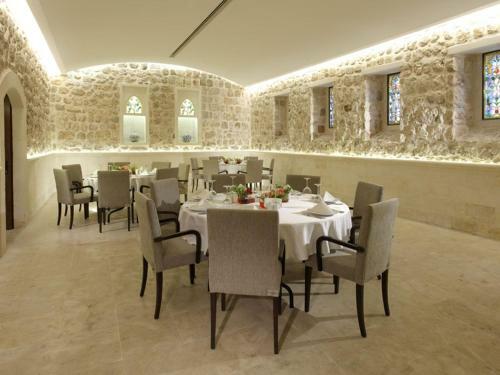 Posada Kasr-i Nehroz Hotel