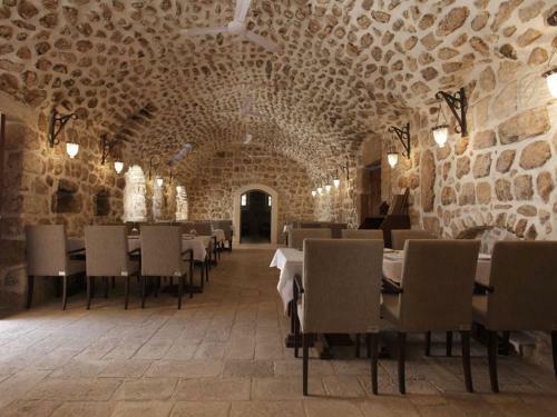 Posada Kasr-i Nehroz Hotel