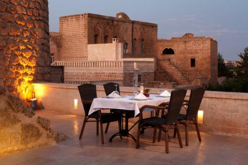 Posada Kasr-i Nehroz Hotel