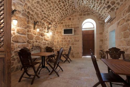 Posada Kasr-i Nehroz Hotel