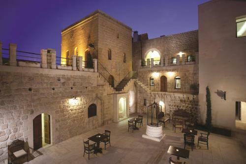 Posada Kasr-i Nehroz Hotel