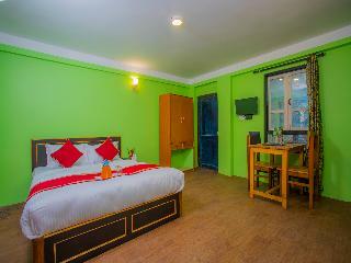 Hotel Hob Nob Garden Resort