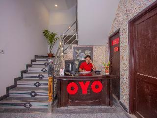 Hotel Hob Nob Garden Resort