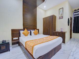 Hotel Oyo 7627 Royal Plaza