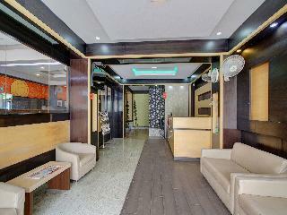 Oyo 958 Hotel Greenwood Inn