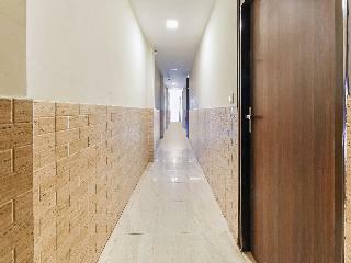 Hotel Silverkey Executive Stays 19389 Divine Inn