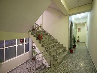 Oyo 9046 Hotel Metro Star
