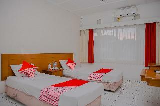Hotel Oyo 1107 Rossan Villa