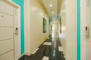 Hotel Reddoorz Plus @ Point Phila Cihampelas