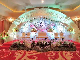 Her Hotel And Trade Center Balikpapan