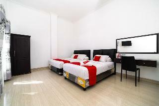 Hotel Reddoorz Near Makassar Town Square 2