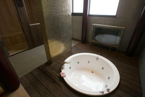 Tian Xia Ju Motel