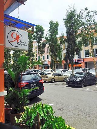 Hotel 91 Street Boutique Inn