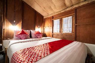 Hotel Oyo 2393 Omahe Nawung