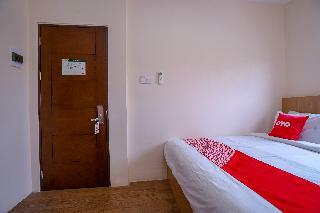 Oyo 1574 U_xpress Hotel