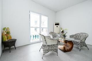 Hotel Oyo 2298 Jebres House