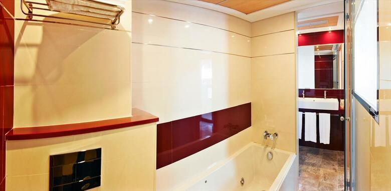 Hotel Mediterranean Bay S�lo Adultos