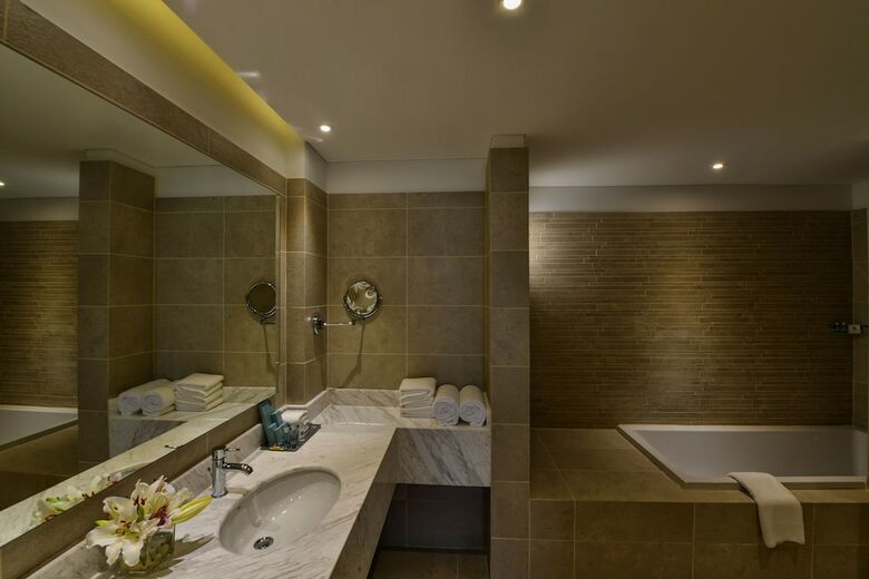 Hotel Sealine Beach. A Murwab Resort