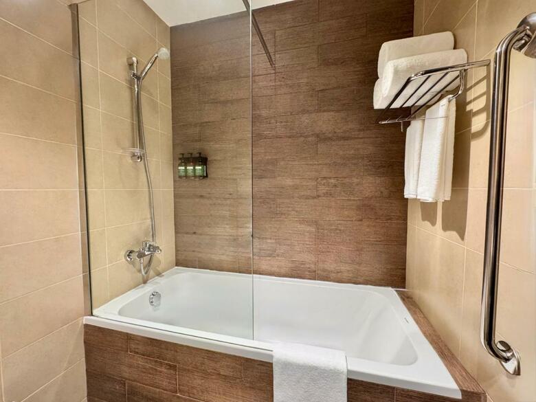 Hotel Staybridge Suites Doha Lusail