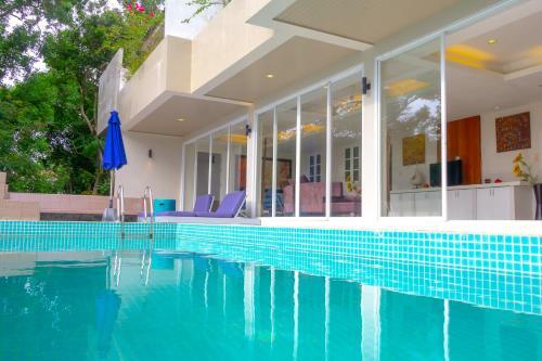 Hotel Grand Bleu Ocean View Pool Suite