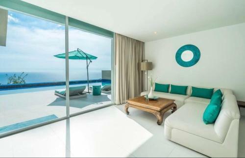 Hotel Grand Bleu Ocean View Pool Suite
