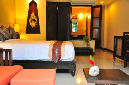 Hotel Navatara Phuket Resort