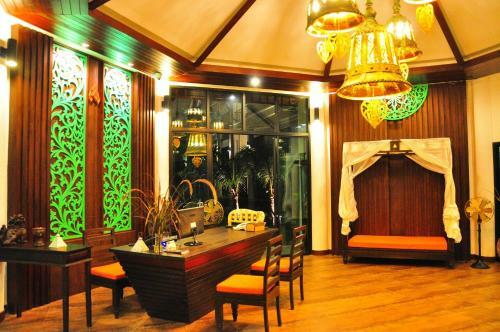 Hotel Navatara Phuket Resort