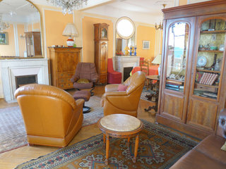 Gloria Mansion
