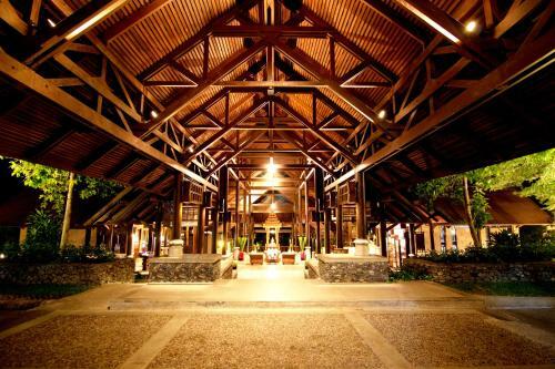 Hotel Nora Beach Resort & Spa