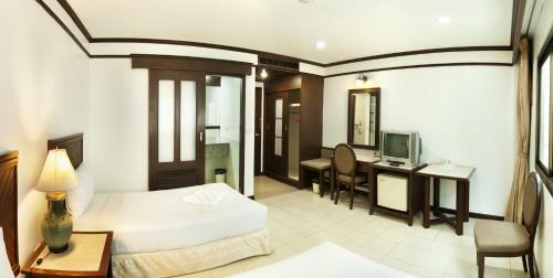 Hotel Rattana Mansion