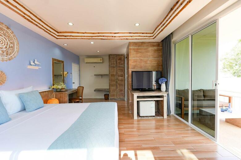 Hotel Ark Bar Beach Resort