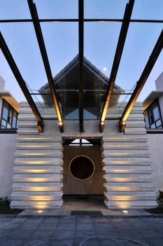 Hotel Sareeraya Villas & Suites