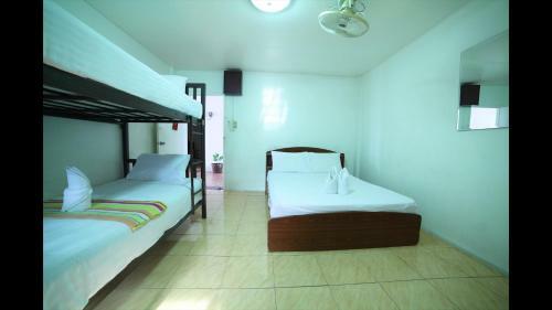 Hostal Tams Guesthouse