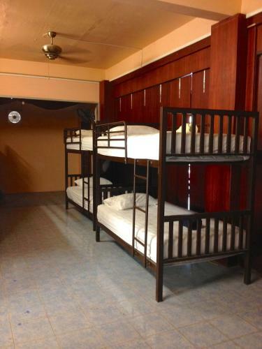 Hostal Tams Guesthouse