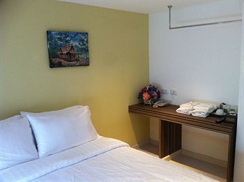 Nantra Ekamai Hotel