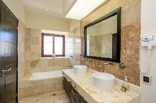 Apartamentos El Faro Residences