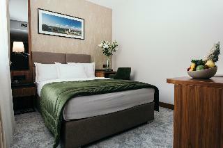 Central Point Hotel