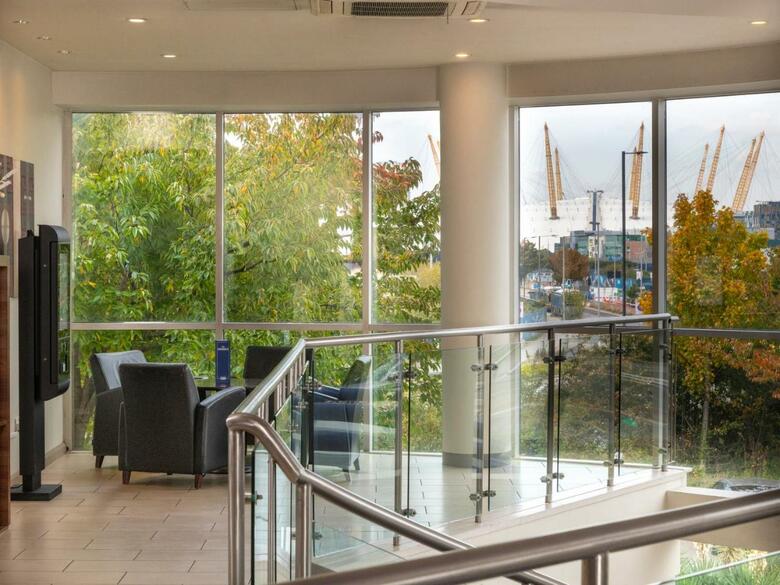 Hotel Express By Holiday Inn Greenwich