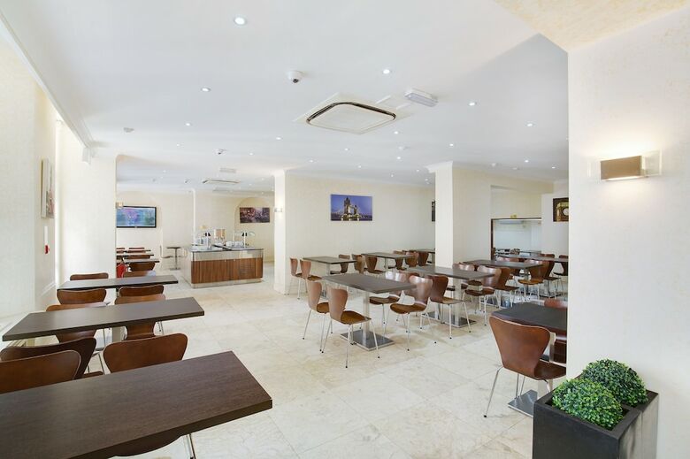 Hotel Queens Park