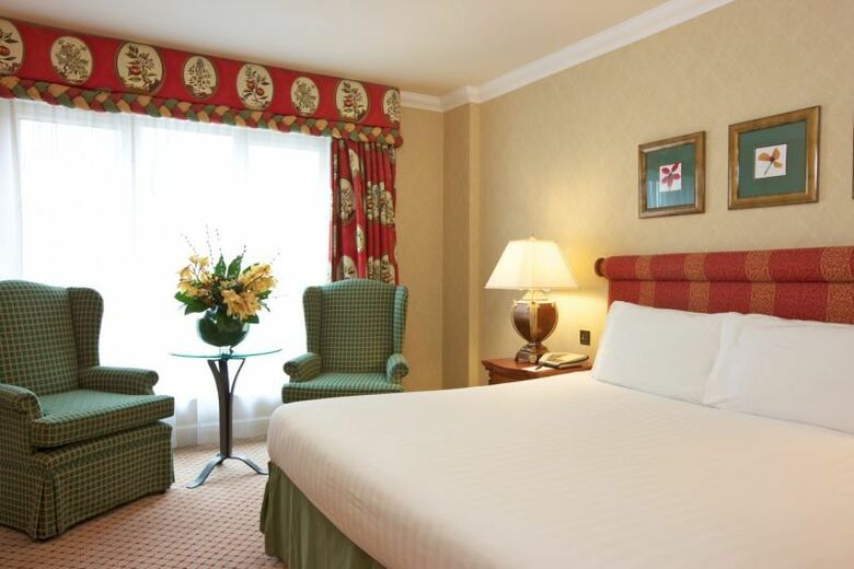 Hotel Middle Eight