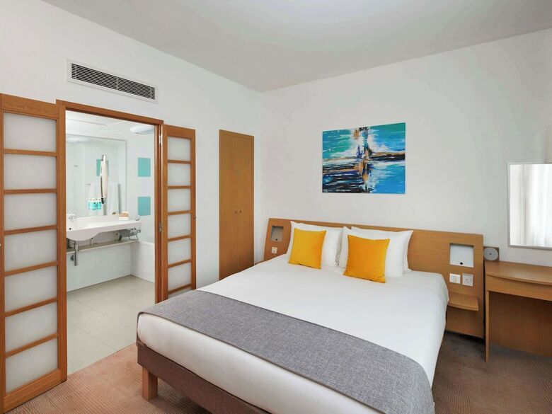 Hotel Novotel London West