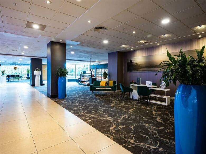 Hotel Novotel London West